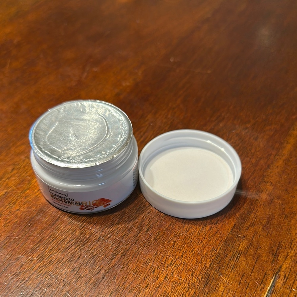 Turmeric Neck Cream - White - Picture 5 of 5